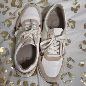 Naturalizer Women's White and Tan Sneakers